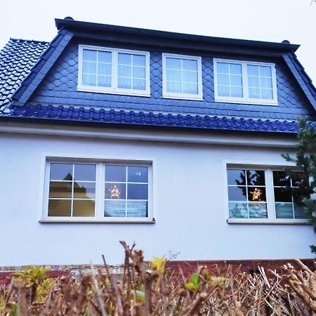 Ferienhaus Blaue Blume mit 11 kW Ladestation, Kamin, Terrasse, eingezäuntem Garten, WLAN, Netflix, Hunde willkommen! Güntersberge Exterior foto