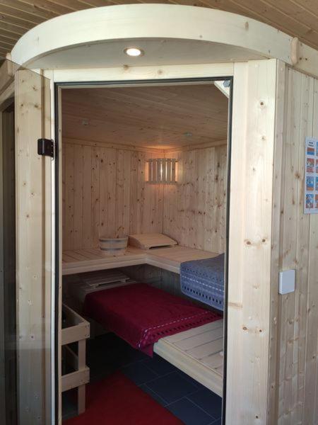 Ferienhaus Blaue Blume mit 11 kW Ladestation, Kamin, Terrasse, eingezäuntem Garten, WLAN, Netflix, Hunde willkommen! Güntersberge Exterior foto